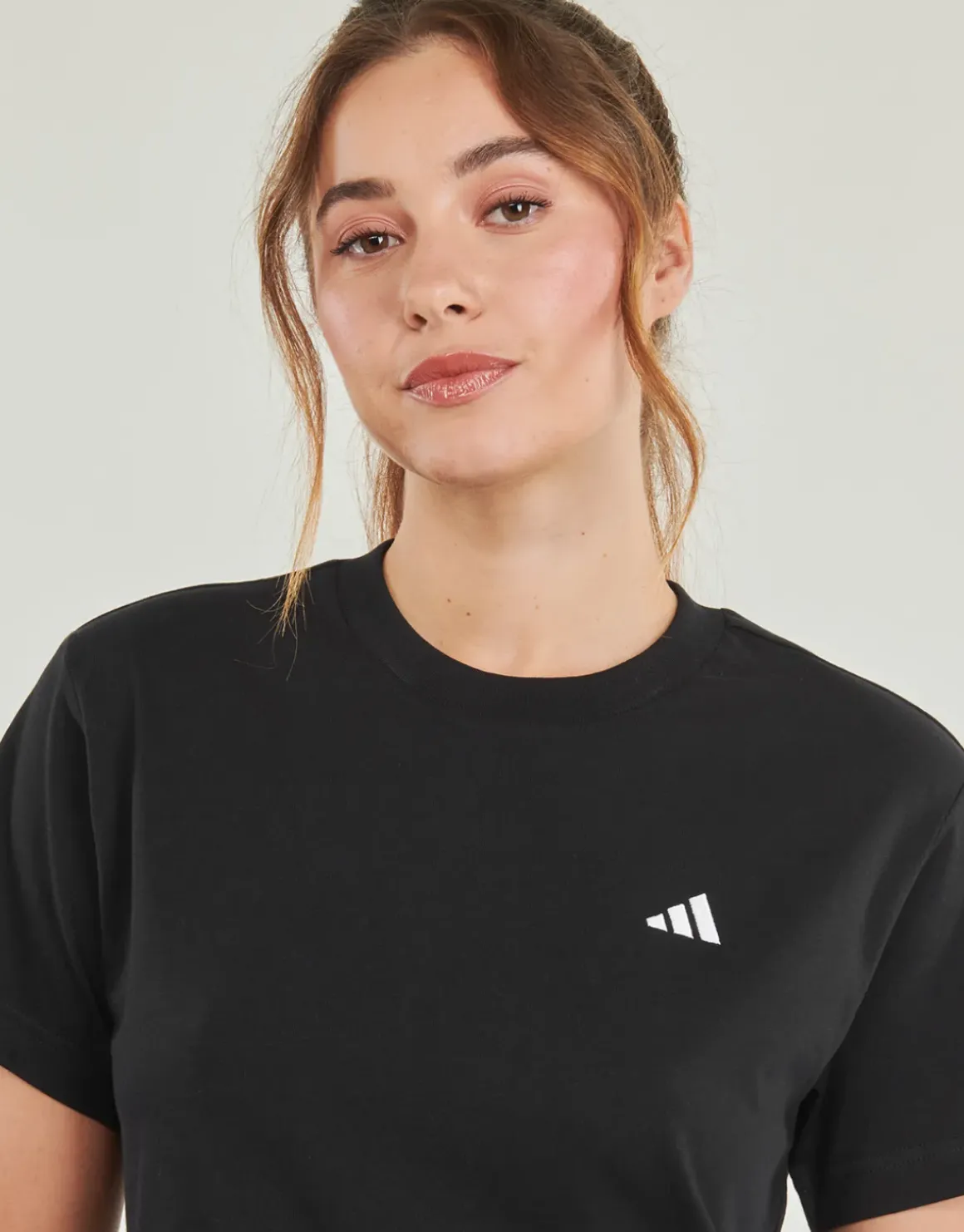 Adidas Sportswear - Essentials Small Logo T-Shirt