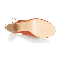 Betty London - GARMER