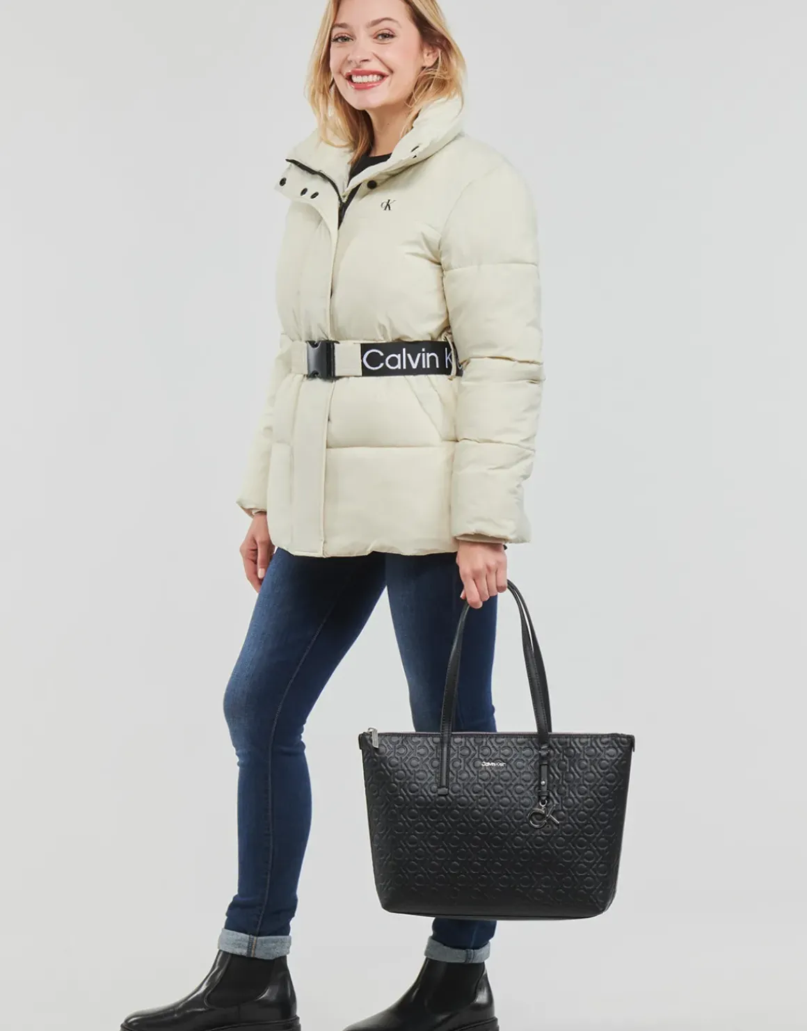Calvin Klein Jeans - LOGO BELT WAISTED SHORT PUFFER