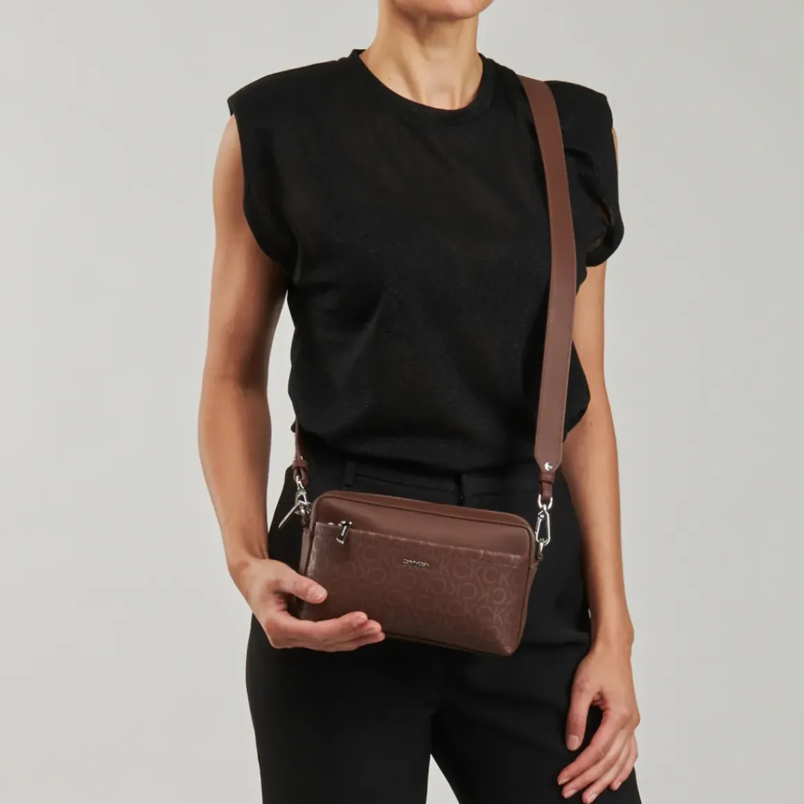 Calvin Klein Jeans - CK MUST CONV CAMERA BAG_MONO