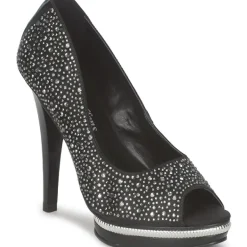 Carmen Steffens - TOUGA