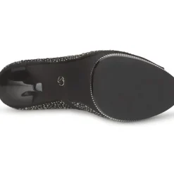 Carmen Steffens - TOUGA