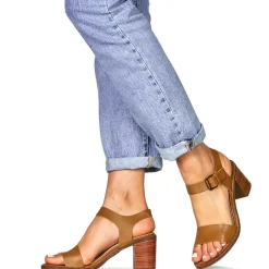 Casual Attitude - CAILLE