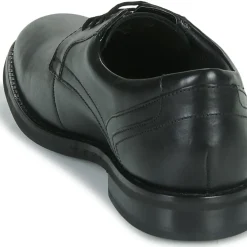 Clarks - UN HUGH LACE