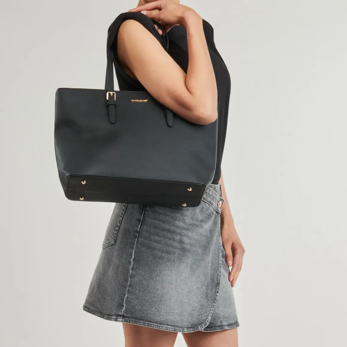 David Jones - CM6738A