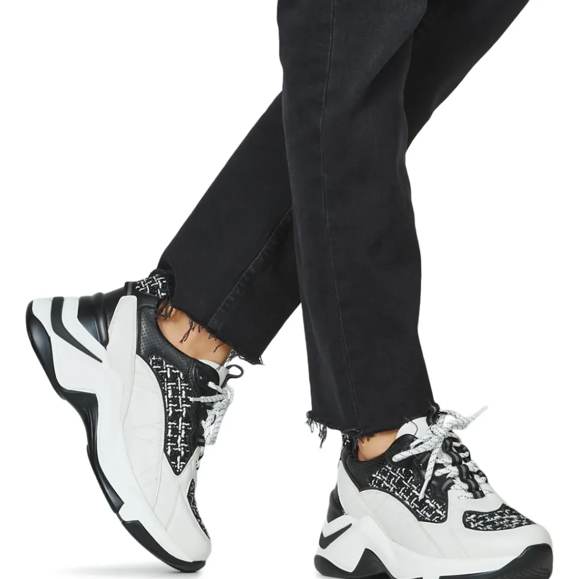 Exé Shoes - EXO