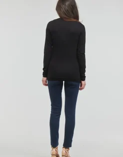 Guess - LS SN TRIANGLE FLOWERS TEE