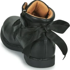 Little Mary - DIVINE