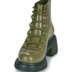 Melissa - COSMO BOOT AD