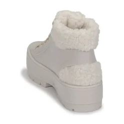 Melissa - FLUFFY SNEAKER AD