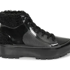 Melissa - MELISSA FLUFFY SNEAKER AD