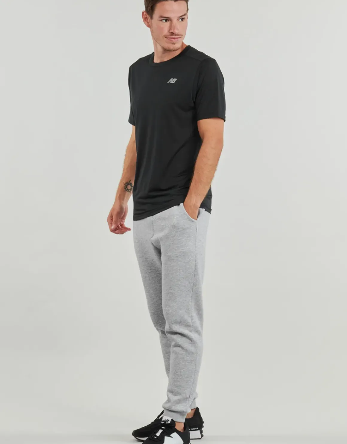 New Balance - CORE RUN SHORT SLEEVES