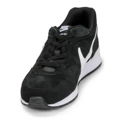 Nike - VENTURE RUNNER SUEDE