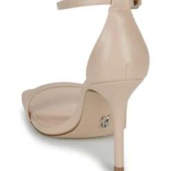 Steve Madden - UPHILL