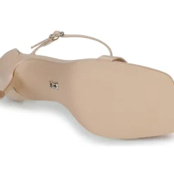 Steve Madden - UPHILL